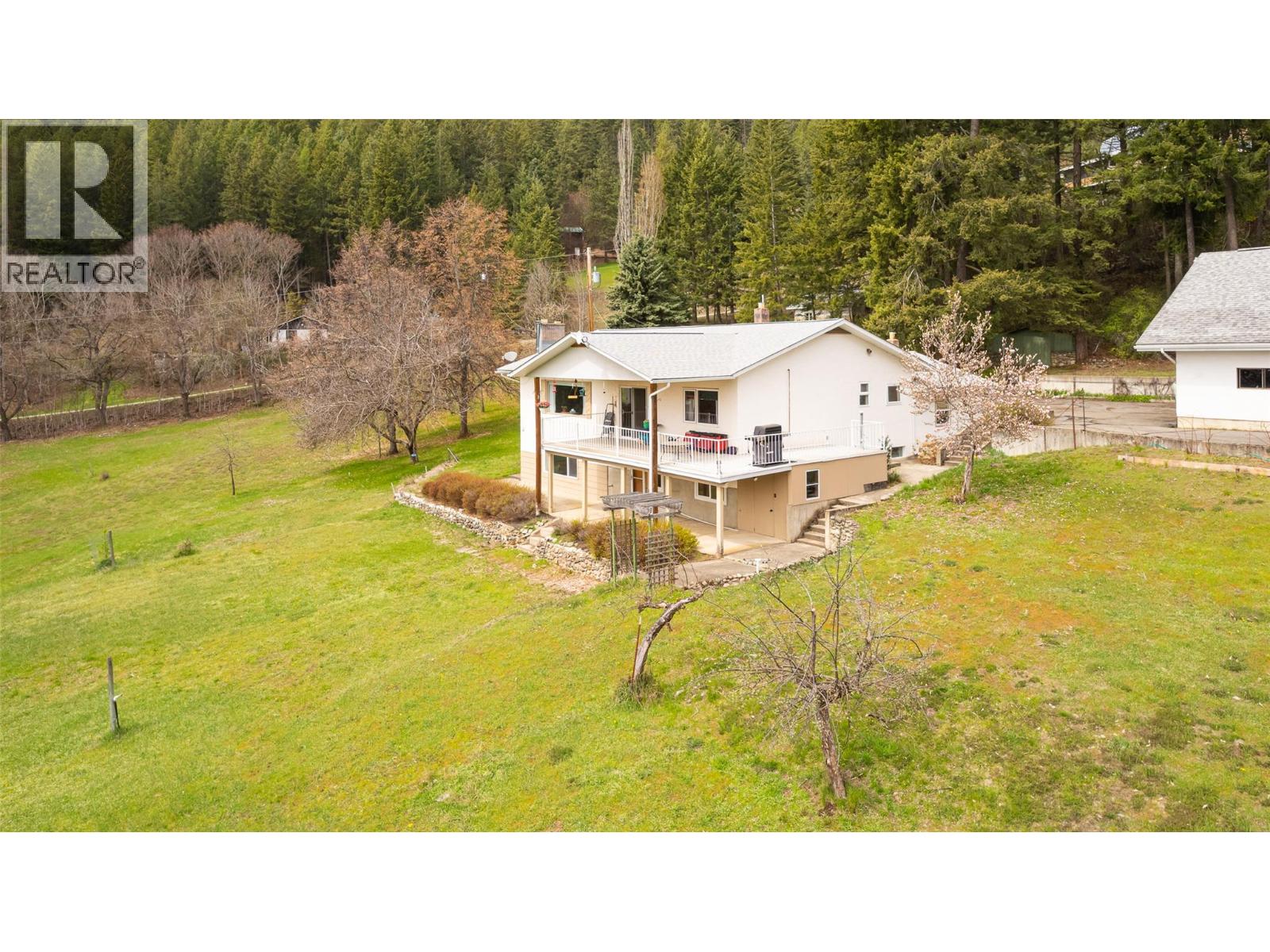 5660 Cory Road, Wynndel, British Columbia  V0B 2N1 - Photo 3 - 10384573