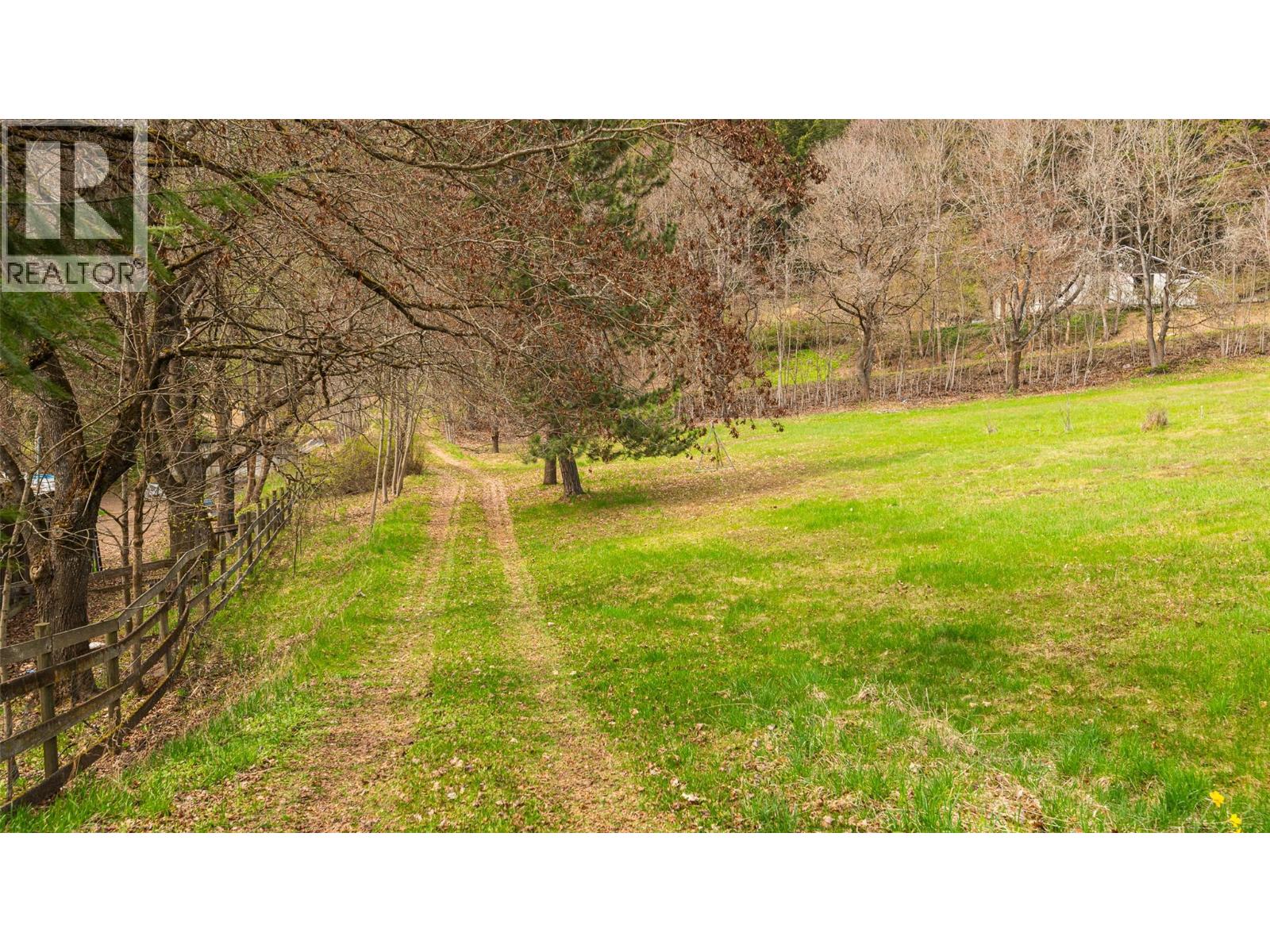 5660 Cory Road, Wynndel, British Columbia  V0B 2N1 - Photo 8 - 10384573