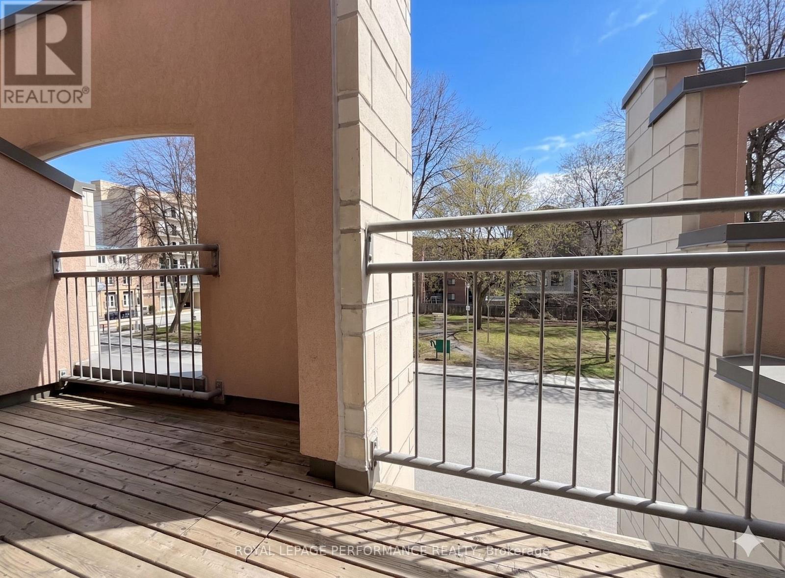 B - 185 Cumberland Street, Ottawa, Ontario  K1N 7H2 - Photo 4 - X12904406