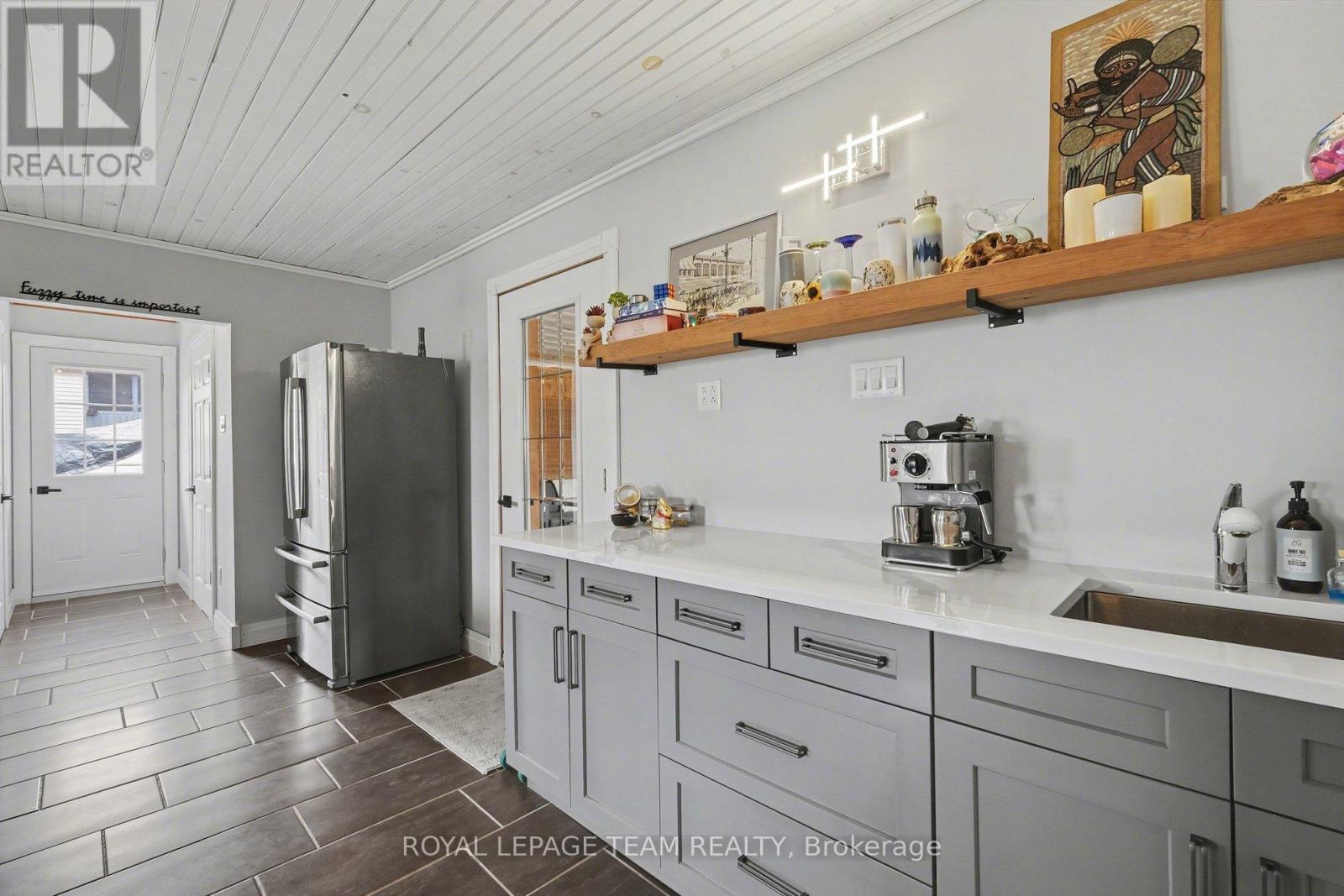 3041 Bridge Street, North Dundas, Ontario  K0E 1W0 - Photo 15 - X13002244