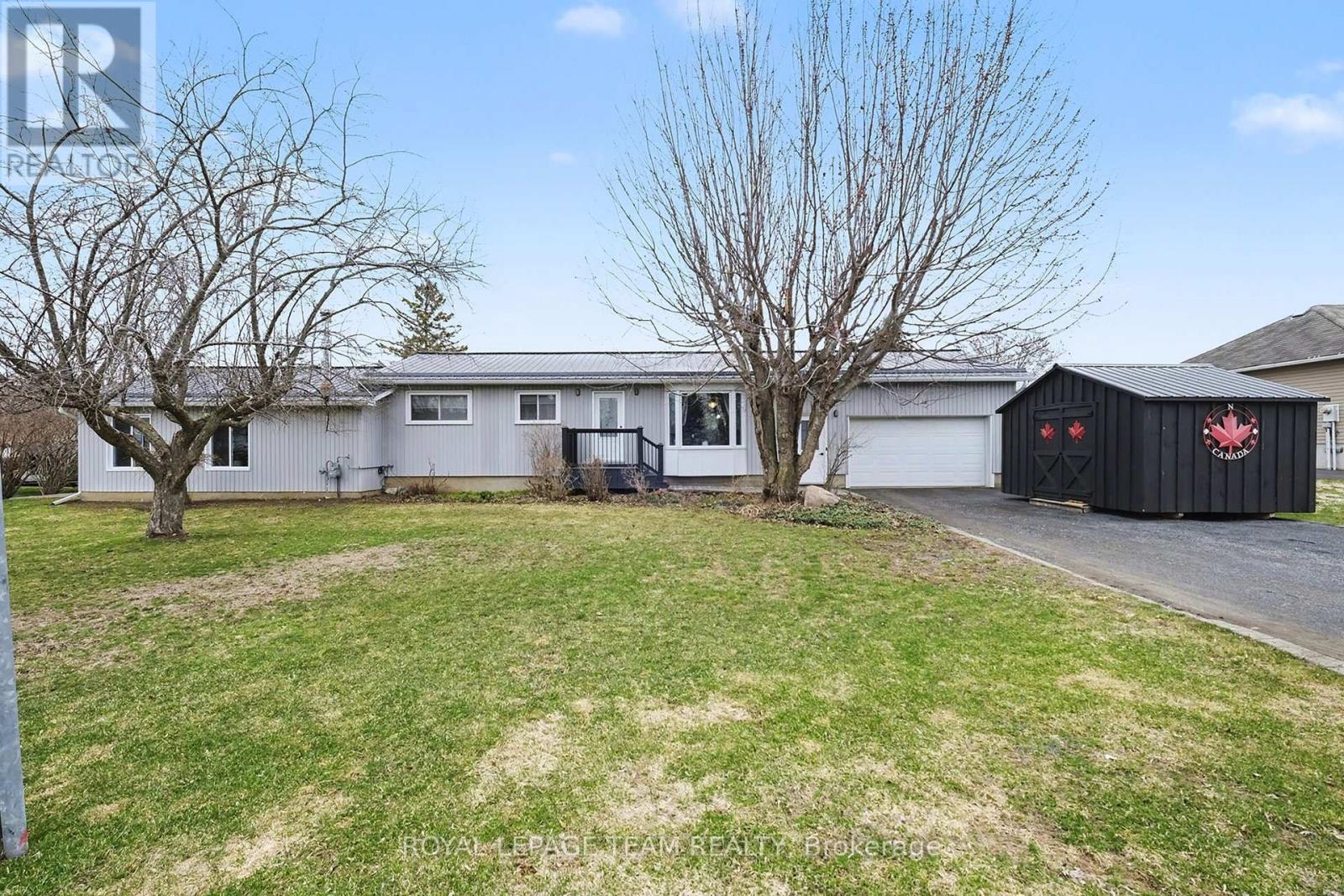 3041 Bridge Street, North Dundas, Ontario  K0E 1W0 - Photo 31 - X13002244