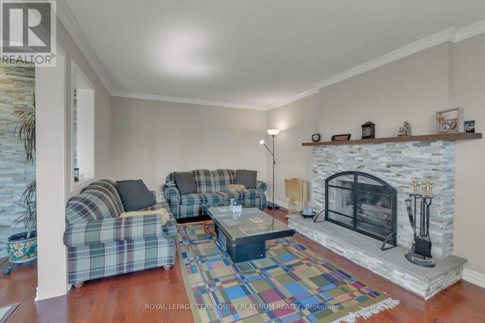 1207 Greenwood Crescent, Oakville (Cv Clearview), Ontario  L6J 6W6 - Photo 14 - W13048782