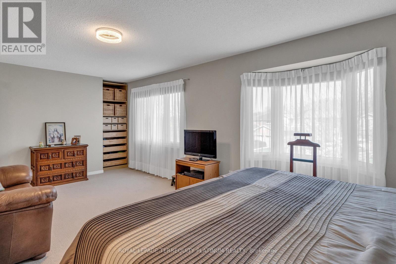 1207 Greenwood Crescent, Oakville (Cv Clearview), Ontario  L6J 6W6 - Photo 18 - W13048782