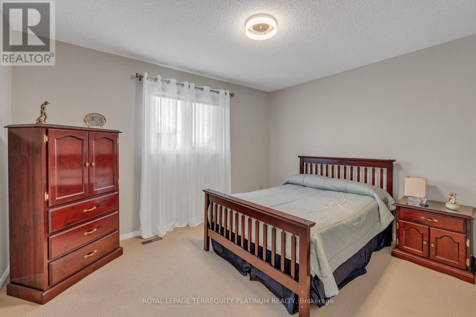 1207 Greenwood Crescent, Oakville (Cv Clearview), Ontario  L6J 6W6 - Photo 19 - W13048782