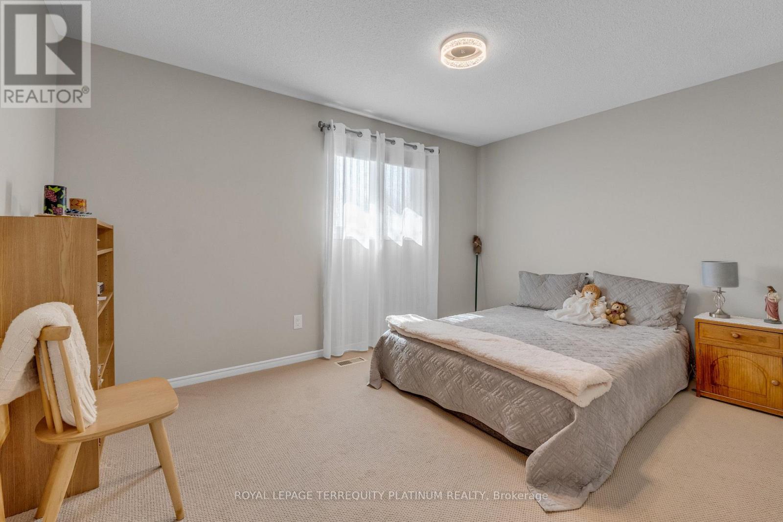 1207 Greenwood Crescent, Oakville (Cv Clearview), Ontario  L6J 6W6 - Photo 21 - W13048782