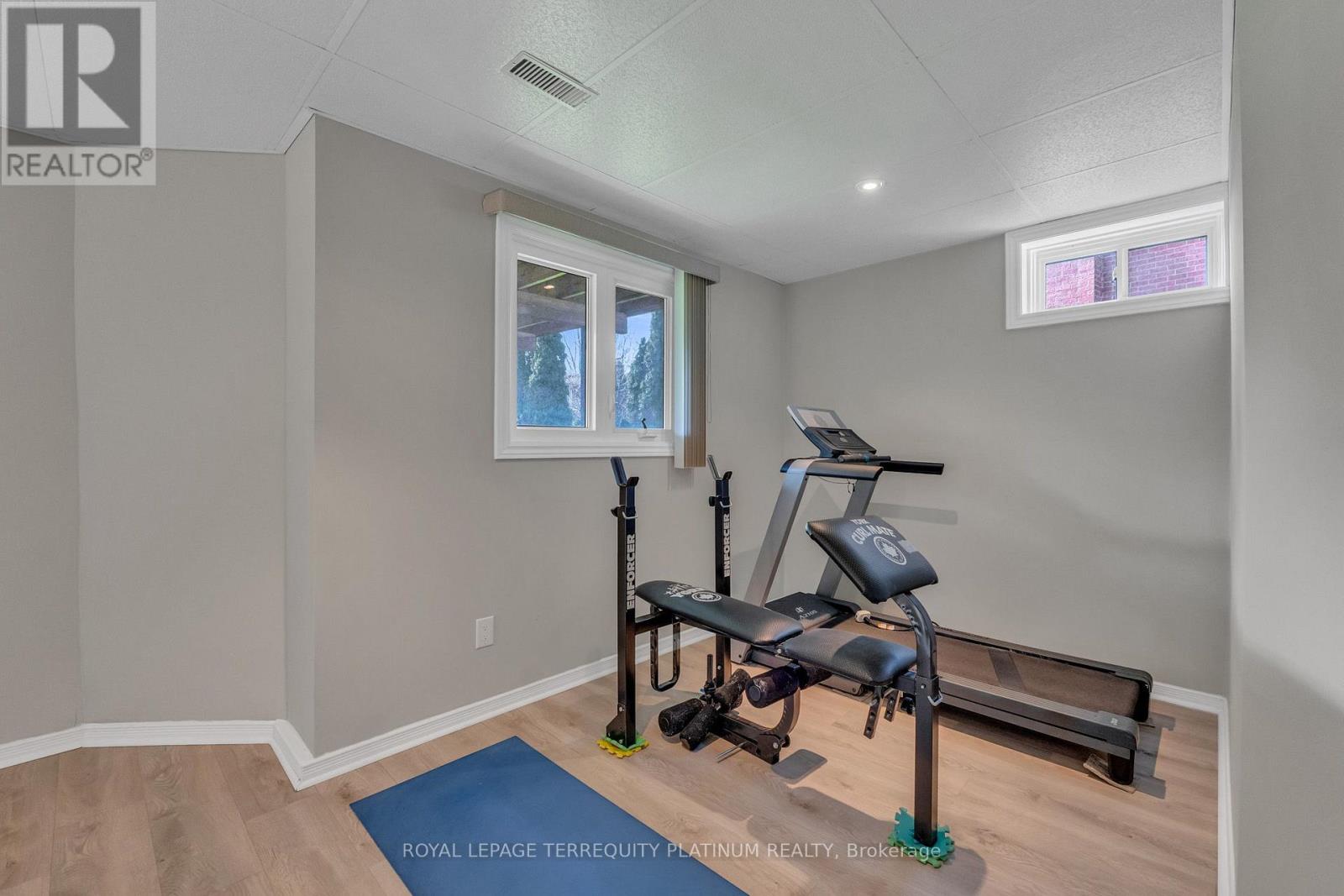 1207 Greenwood Crescent, Oakville (Cv Clearview), Ontario  L6J 6W6 - Photo 29 - W13048782