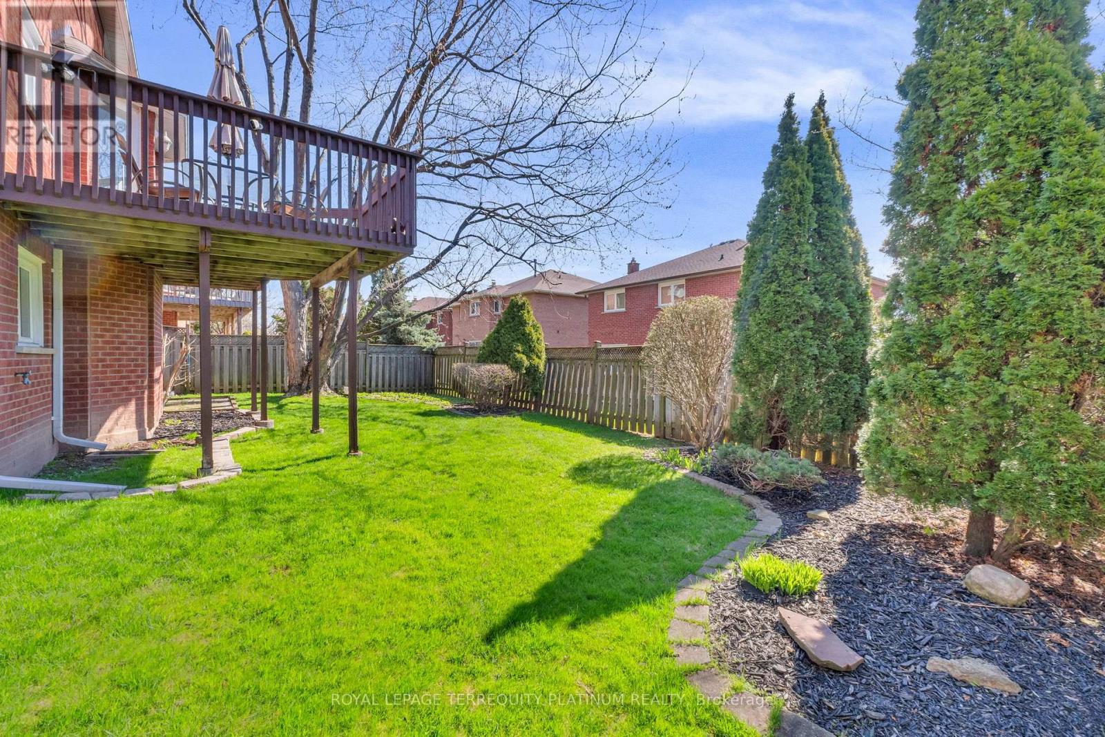 1207 Greenwood Crescent, Oakville (Cv Clearview), Ontario  L6J 6W6 - Photo 34 - W13048782