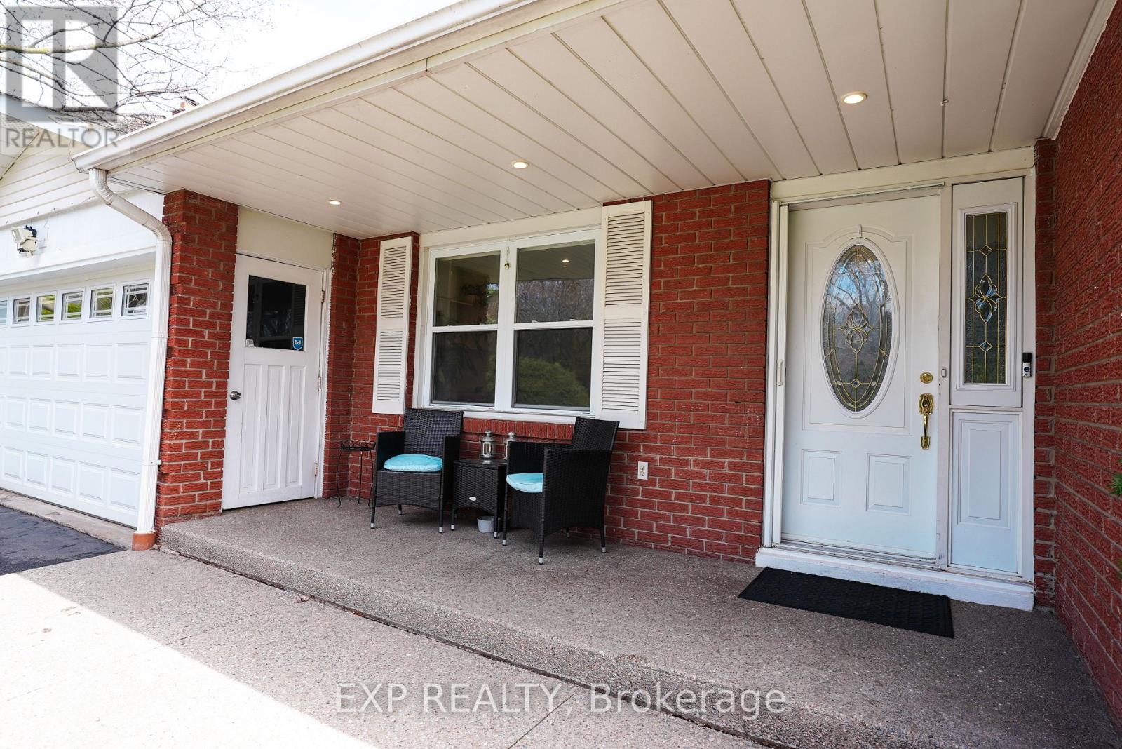 1266 Lakeview Drive, Oakville, Ontario  L6H 2M8 - Photo 3 - W13048806