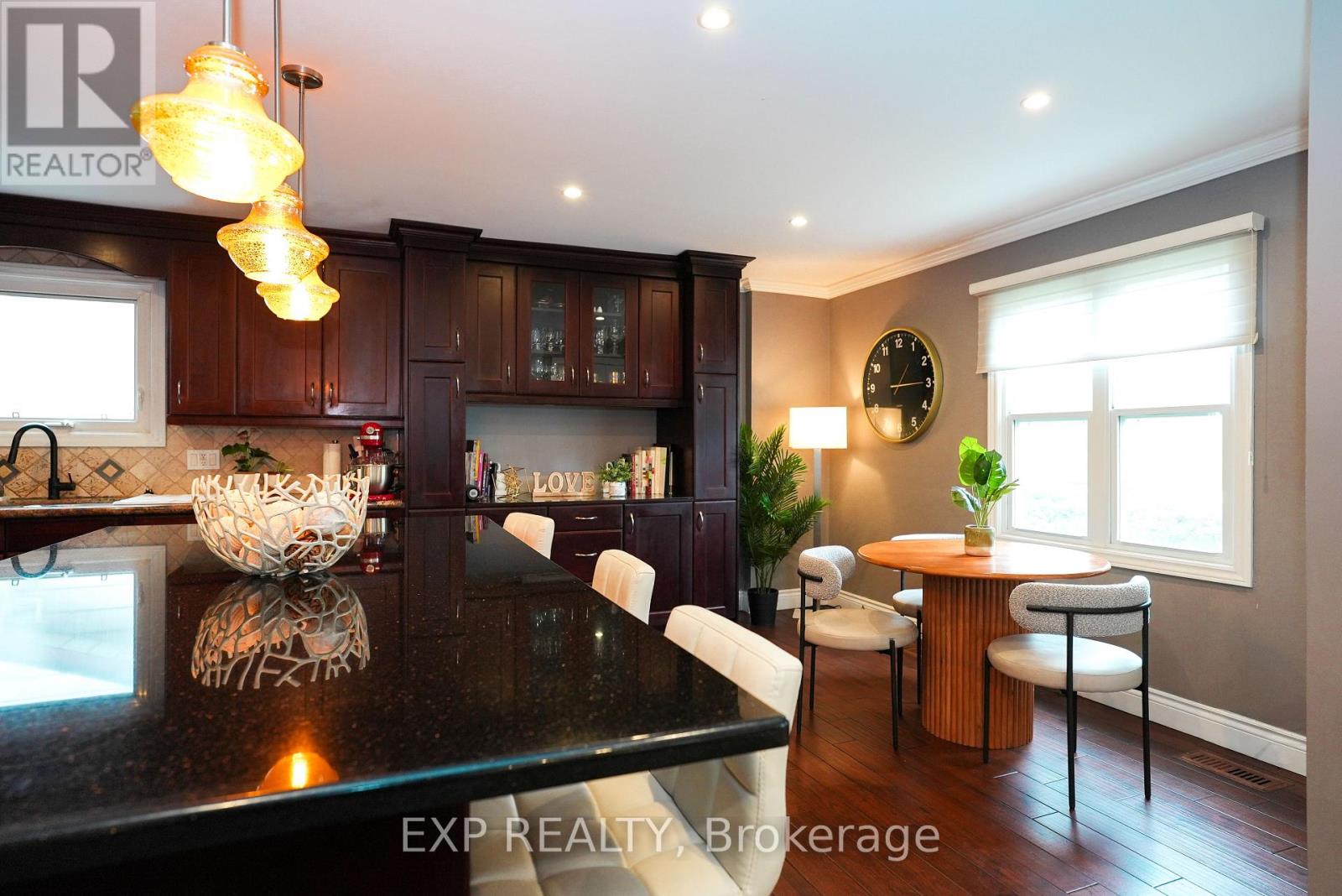 1266 Lakeview Drive, Oakville, Ontario  L6H 2M8 - Photo 8 - W13048806