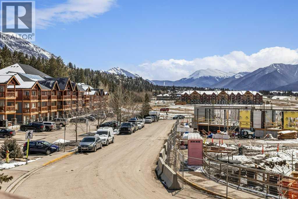 201, 300 Palliser Lane, Canmore, Alberta  T1W 0H5 - Photo 15 - A2302342