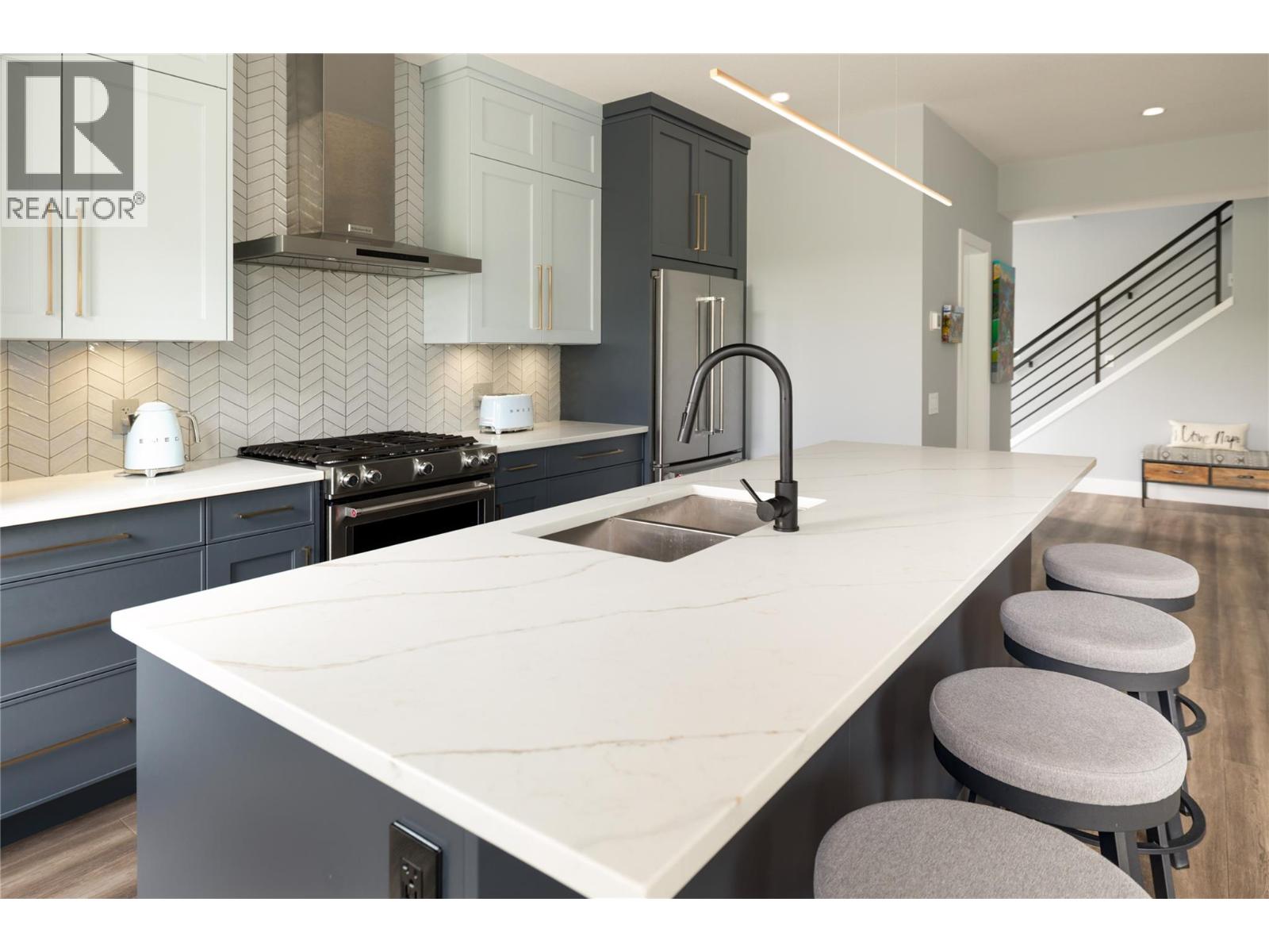 1876 Viewpoint Crescent, Kelowna, British Columbia  V1Z 4E1 - Photo 11 - 10383837