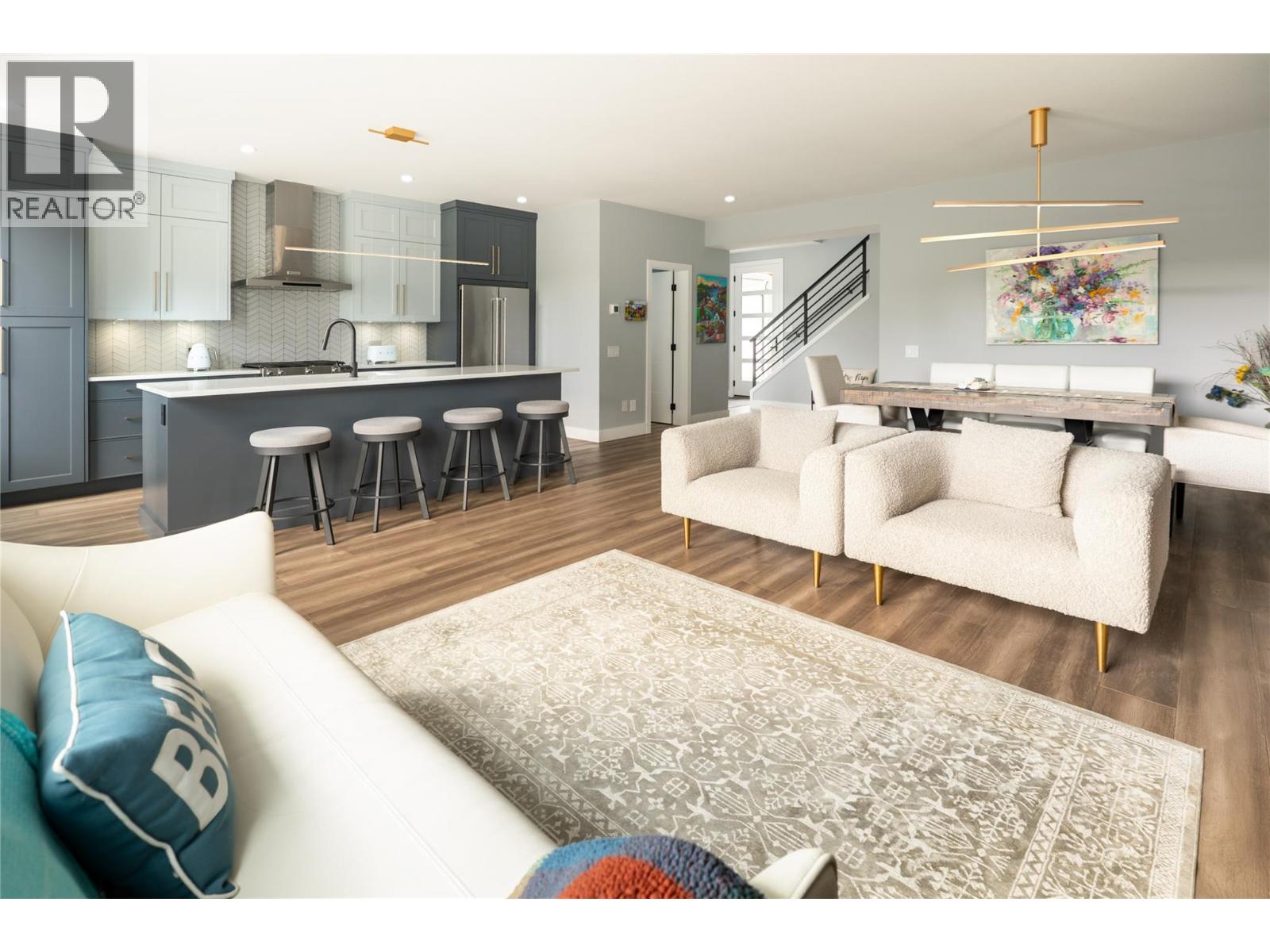 1876 Viewpoint Crescent, Kelowna, British Columbia  V1Z 4E1 - Photo 4 - 10383837