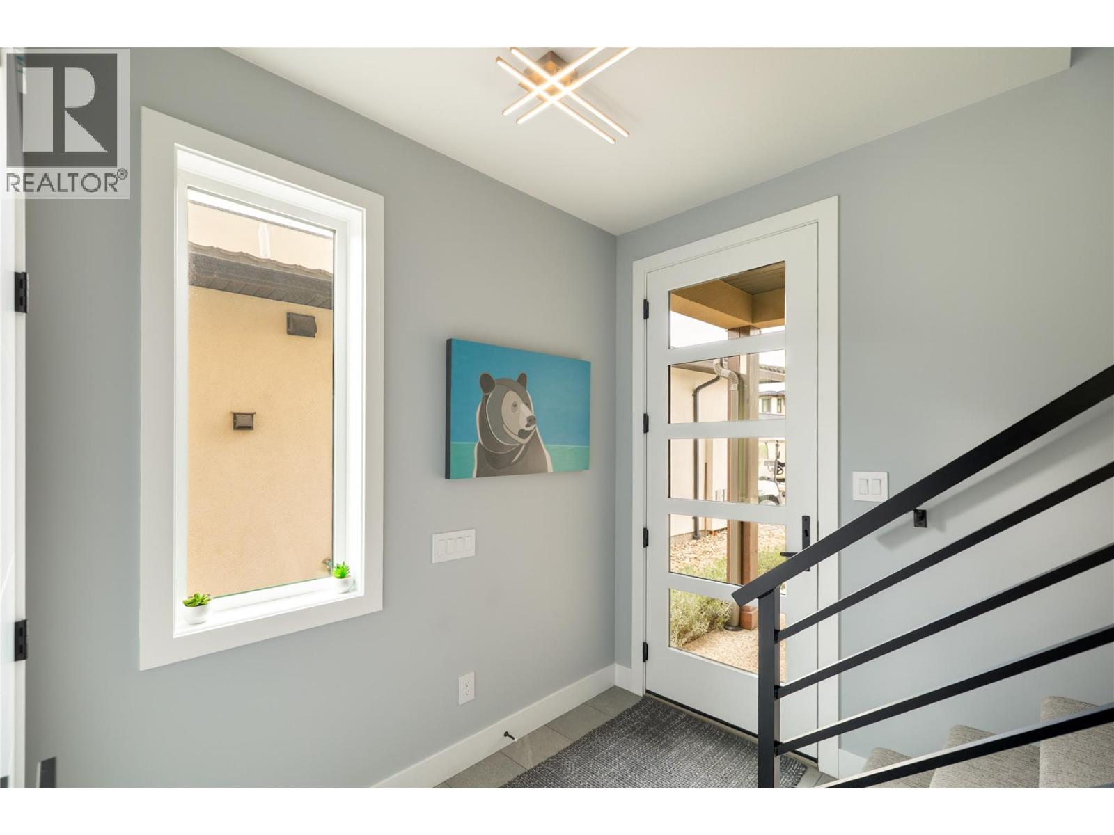 1876 Viewpoint Crescent, Kelowna, British Columbia  V1Z 4E1 - Photo 3 - 10383837