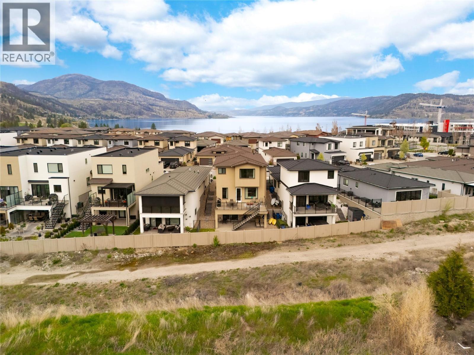 1876 Viewpoint Crescent, Kelowna, British Columbia  V1Z 4E1 - Photo 2 - 10383837