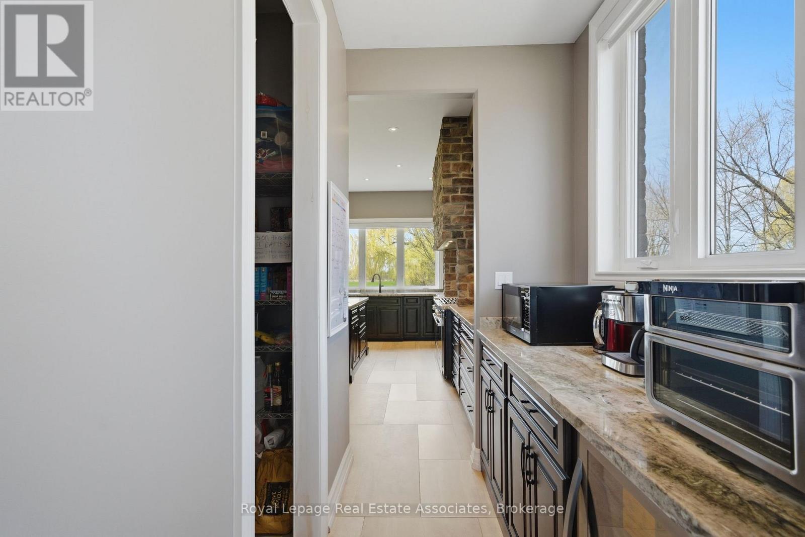 43 Third Road E, Hamilton, Ontario  L8J 3J5 - Photo 8 - X13048756