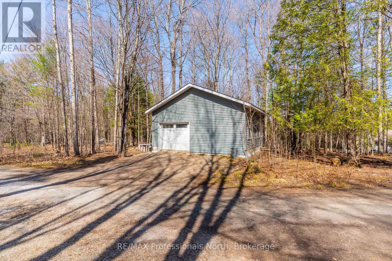 1048 Elk Drive, Dysart Et Al, Ontario  K0M 1S0 - Photo 13 - X12915000