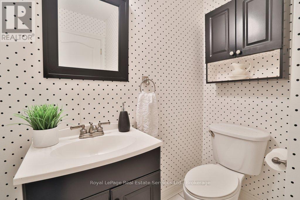 4 - 2407 Woodward Avenue, Burlington, Ontario  L7R 4J2 - Photo 17 - W13049074