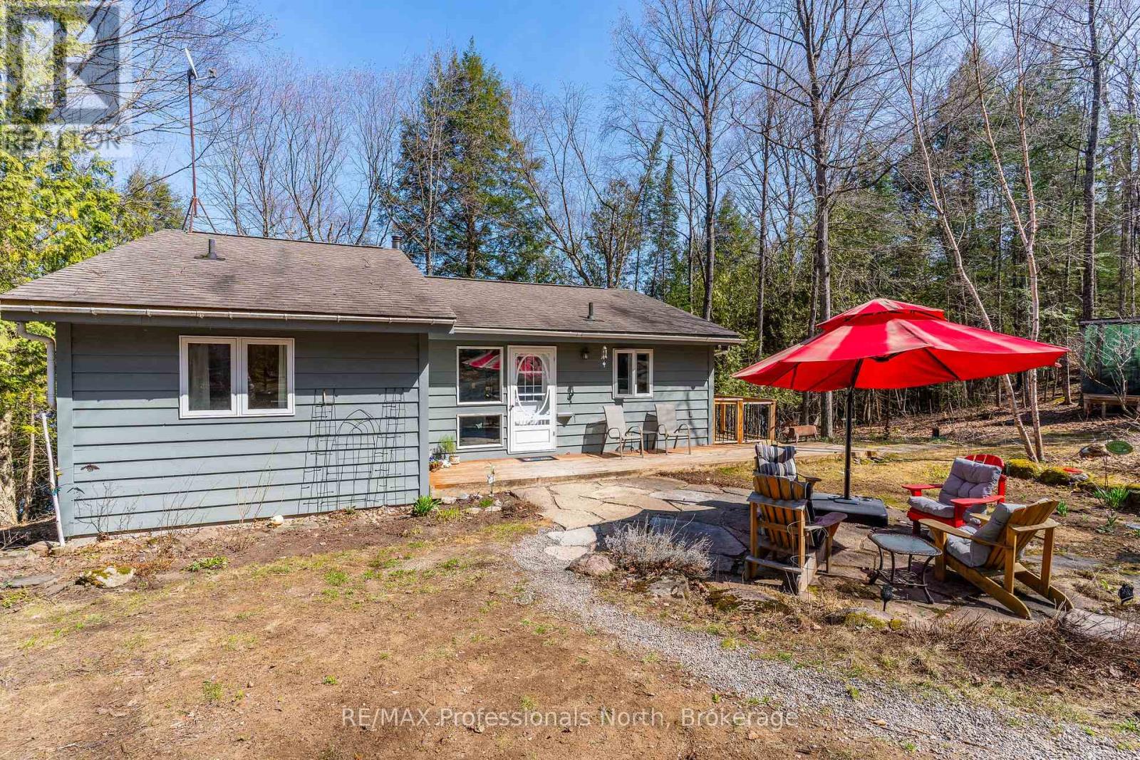 1048 Elk Drive, Dysart Et Al, Ontario  K0M 1S0 - Photo 1 - X12915000