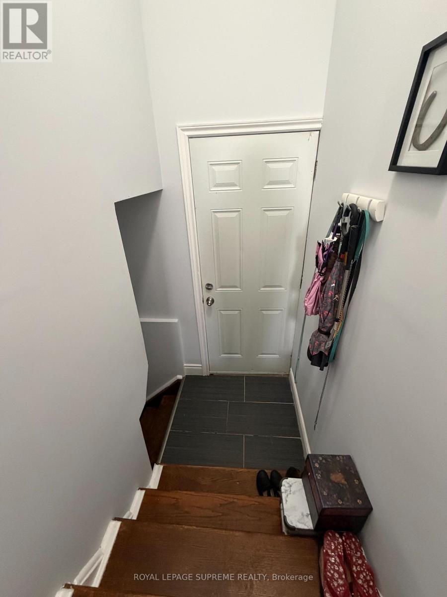 109 Regina Avenue, Toronto, Ontario  M6A 1R5 - Photo 11 - C13040994