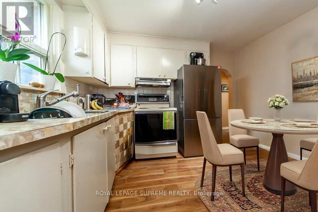 109 Regina Avenue, Toronto, Ontario  M6A 1R5 - Photo 8 - C13040994
