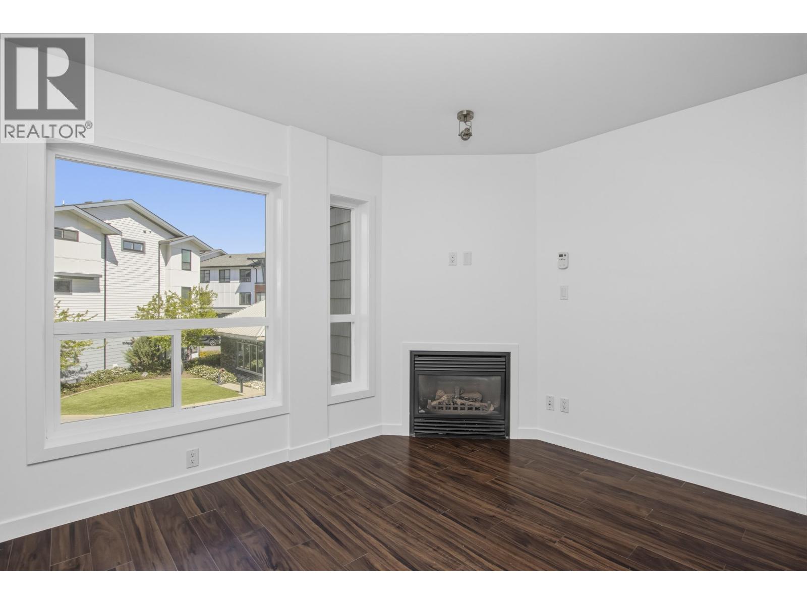 203 1212 Main Street, Squamish, British Columbia  V8B 0A6 - Photo 13 - R3115991