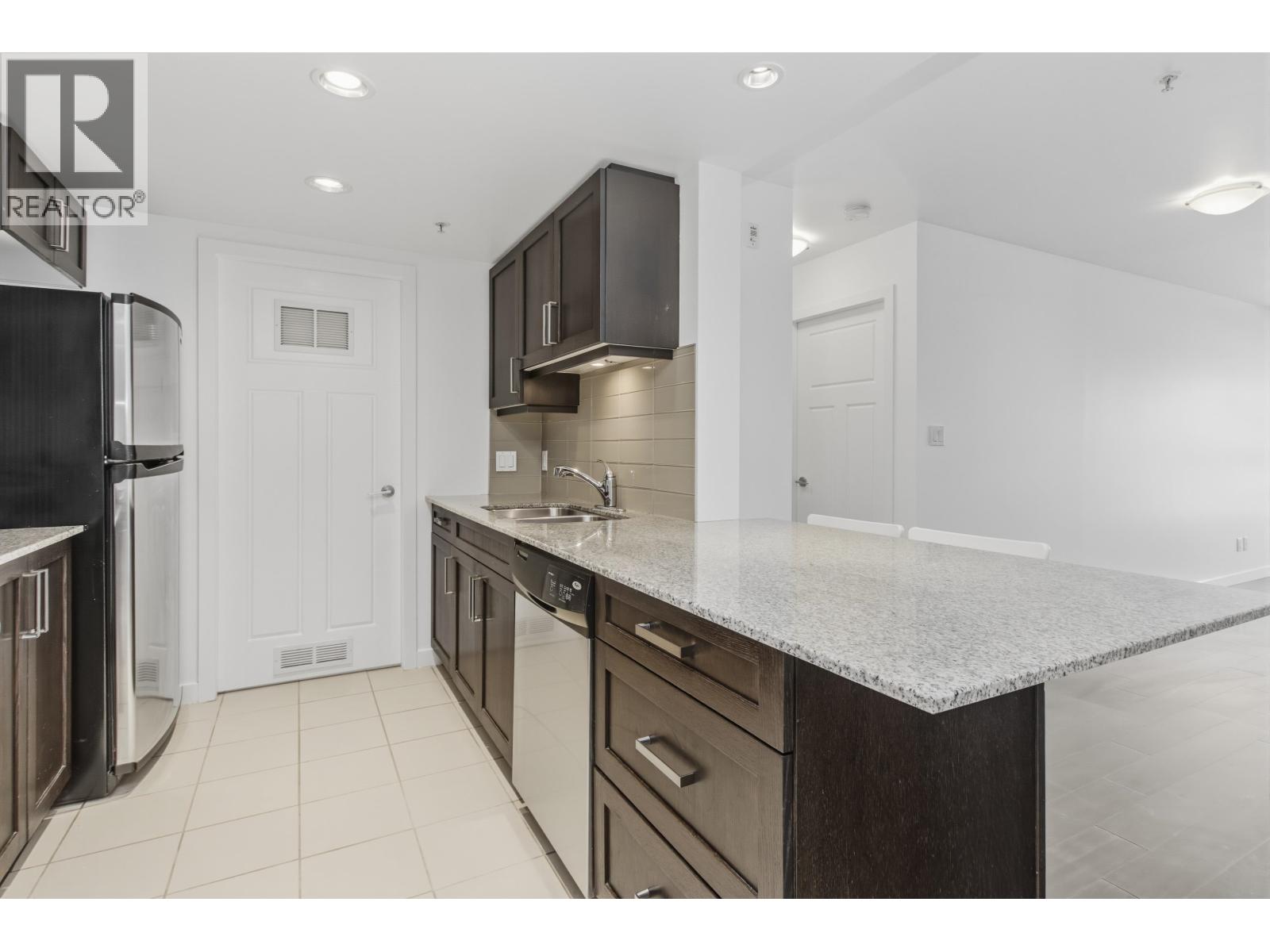 203 1212 Main Street, Squamish, British Columbia  V8B 0A6 - Photo 6 - R3115991