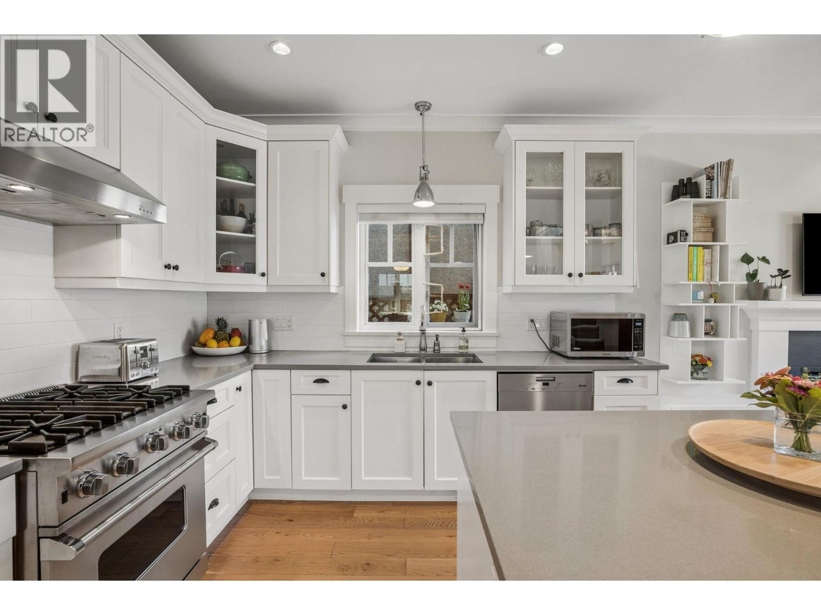 947 E 21st Avenue, Vancouver, British Columbia  V5V 1S4 - Photo 12 - R3116005