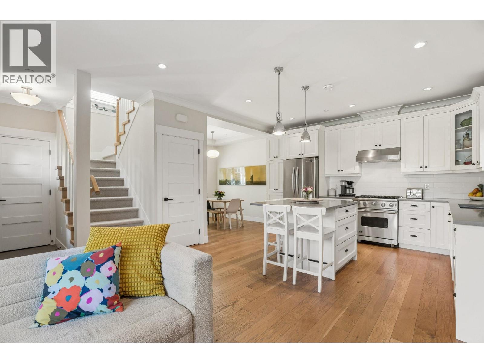 947 E 21st Avenue, Vancouver, British Columbia  V5V 1S4 - Photo 3 - R3116005