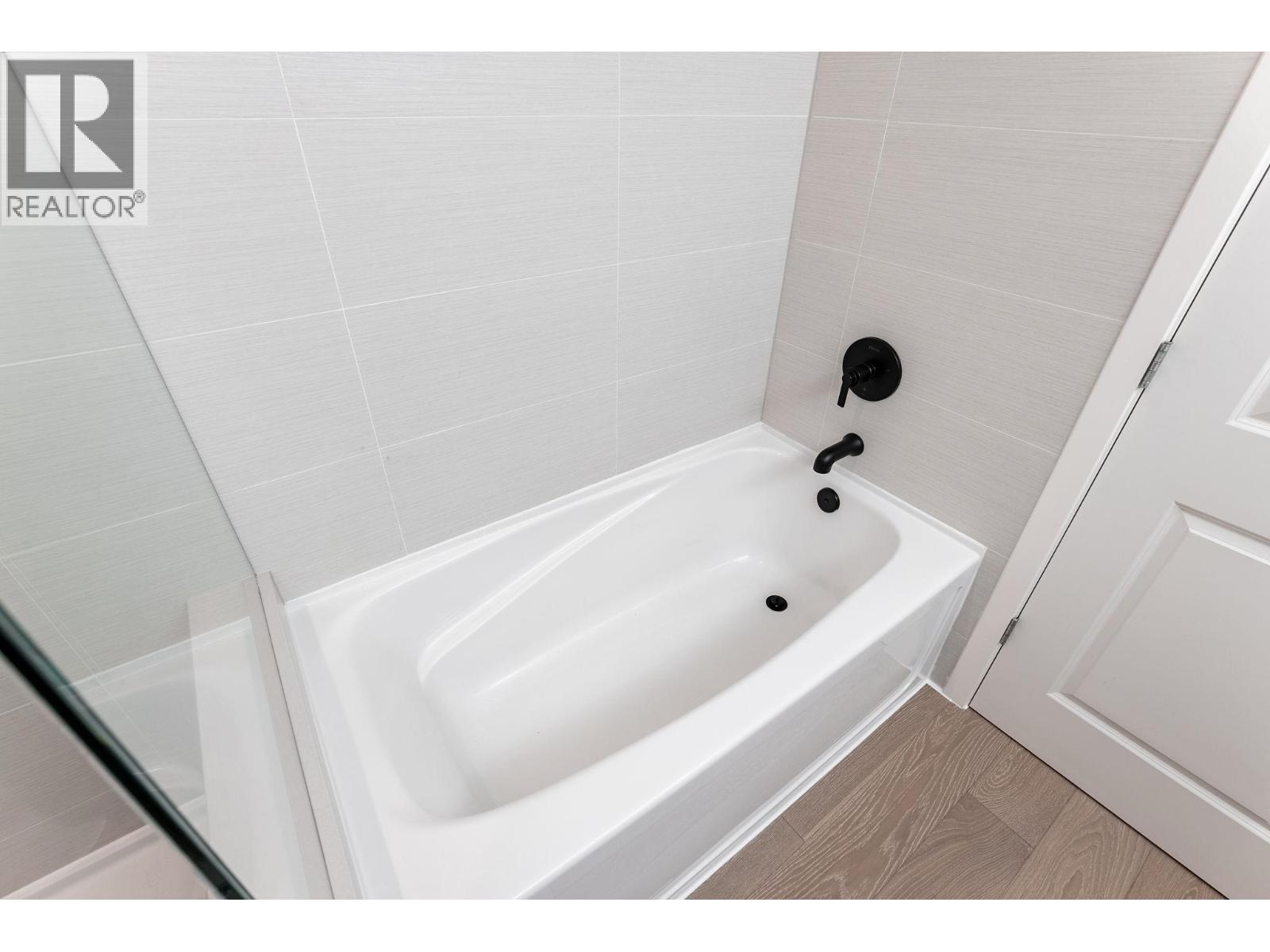 16 100 Klahanie Drive, Port Moody, British Columbia  V3H 5K3 - Photo 27 - R3116025