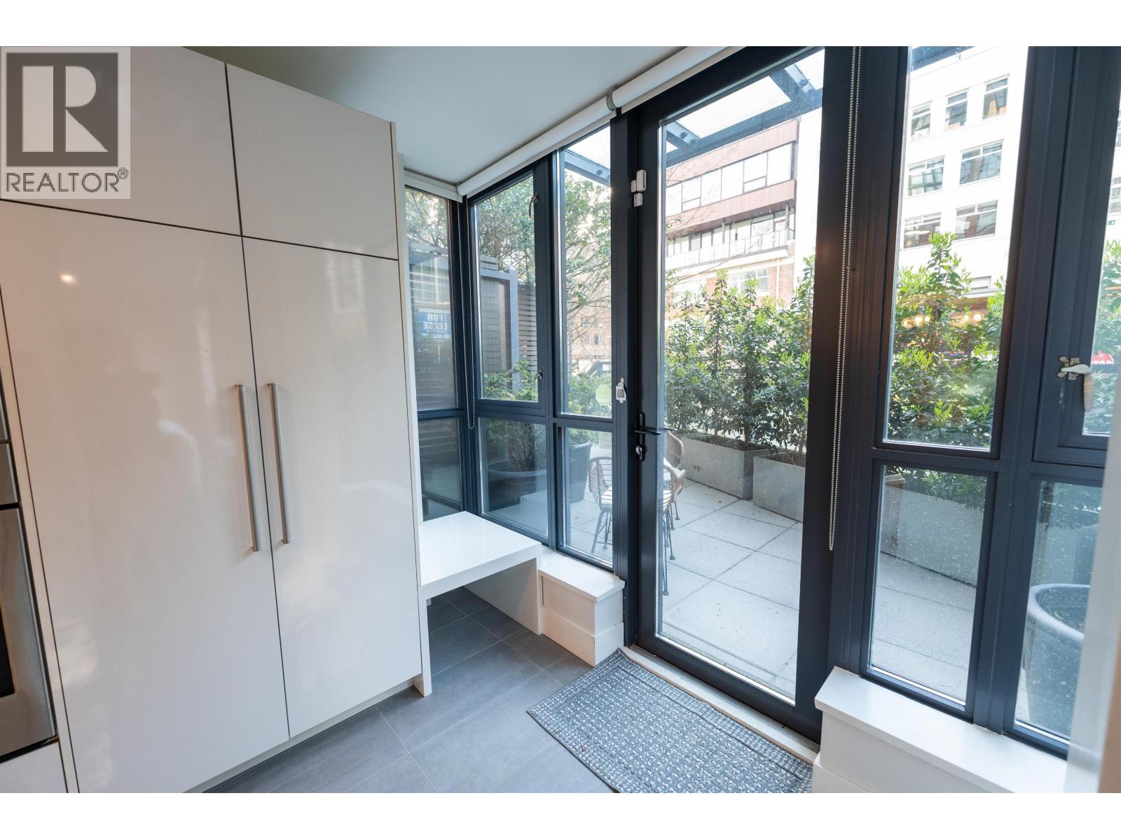 201 289 Drake Street, Vancouver, British Columbia  V6B 5Z5 - Photo 4 - R3116041