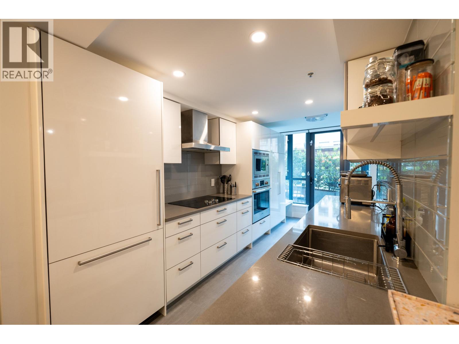 201 289 Drake Street, Vancouver, British Columbia  V6B 5Z5 - Photo 8 - R3116041