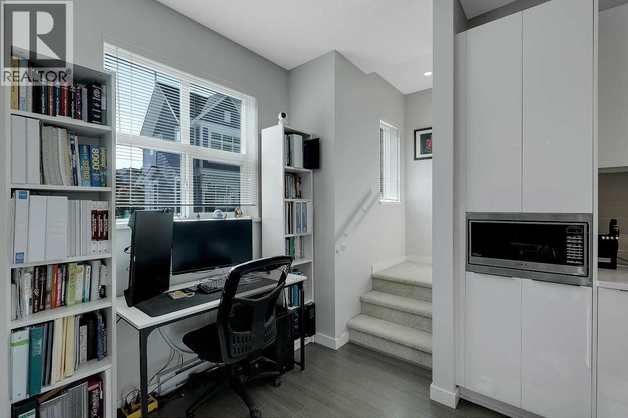 2802 23061 Lougheed Avenue, Maple Ridge, British Columbia  V2X 4L3 - Photo 14 - R3116057