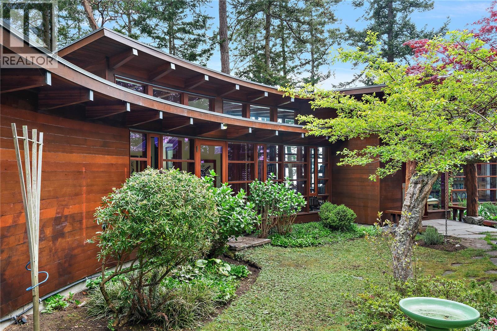 1228 & 1232 Greenleaf Lane, Sidney Island, British Columbia  V8L 5Y9 - Photo 16 - 1033517