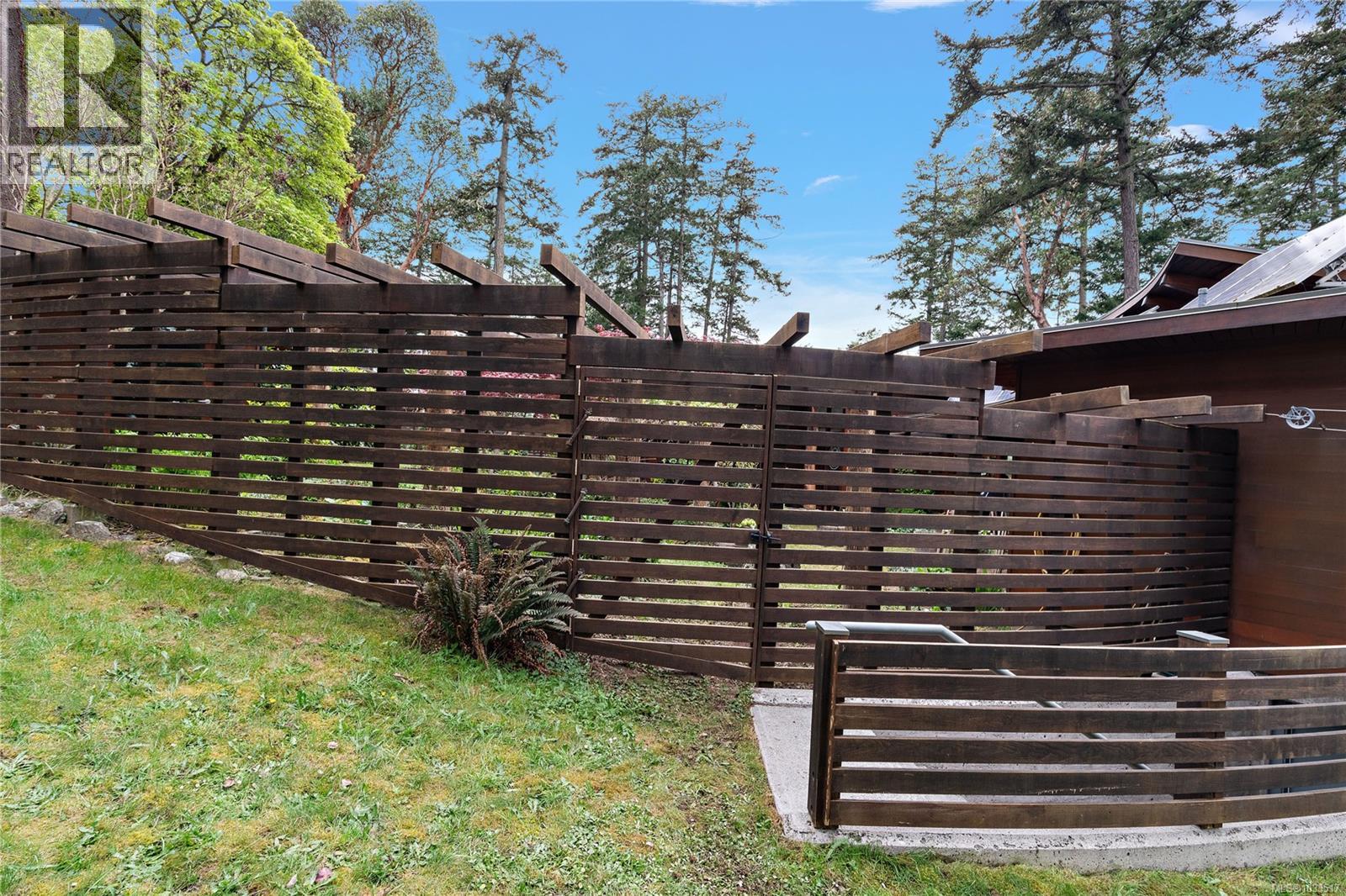 1228 & 1232 Greenleaf Lane, Sidney Island, British Columbia  V8L 5Y9 - Photo 39 - 1033517