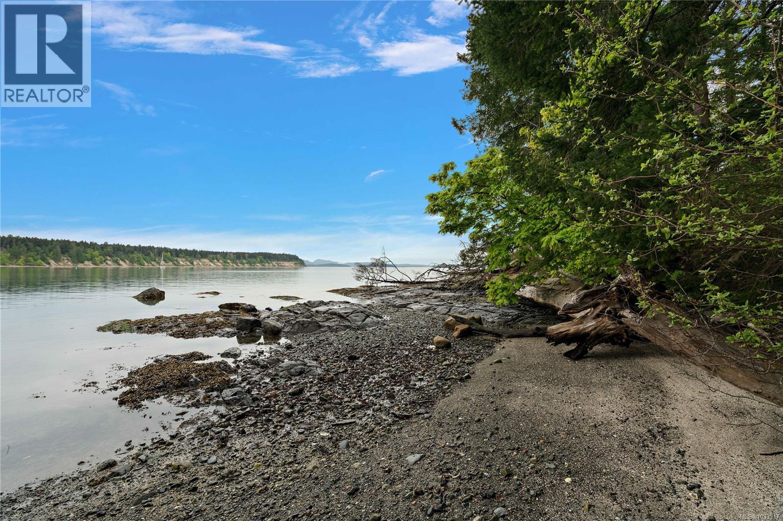 1228 & 1232 Greenleaf Lane, Sidney Island, British Columbia  V8L 5Y9 - Photo 51 - 1033517