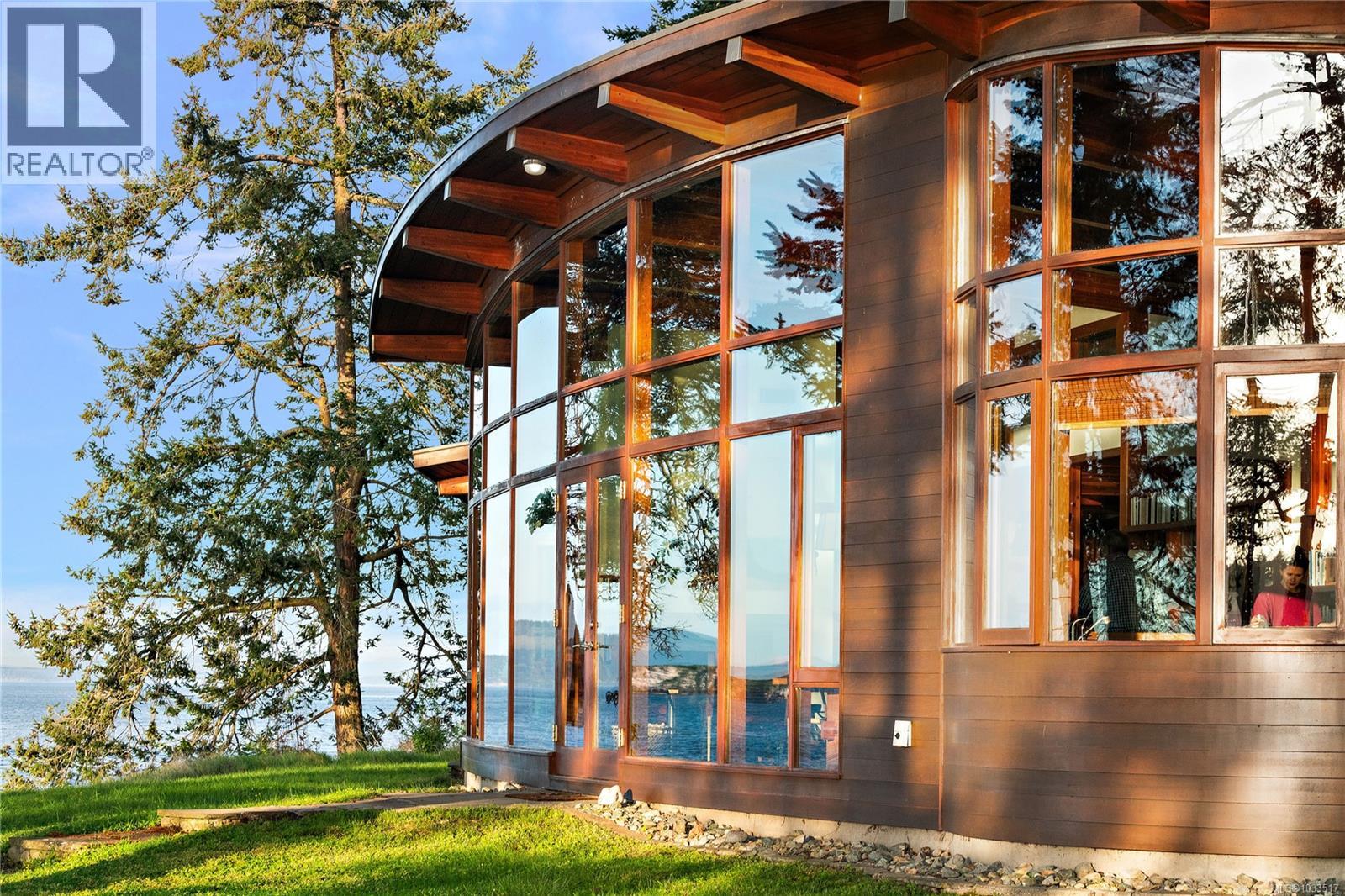 1228 & 1232 Greenleaf Lane, Sidney Island, British Columbia  V8L 5Y9 - Photo 8 - 1033517