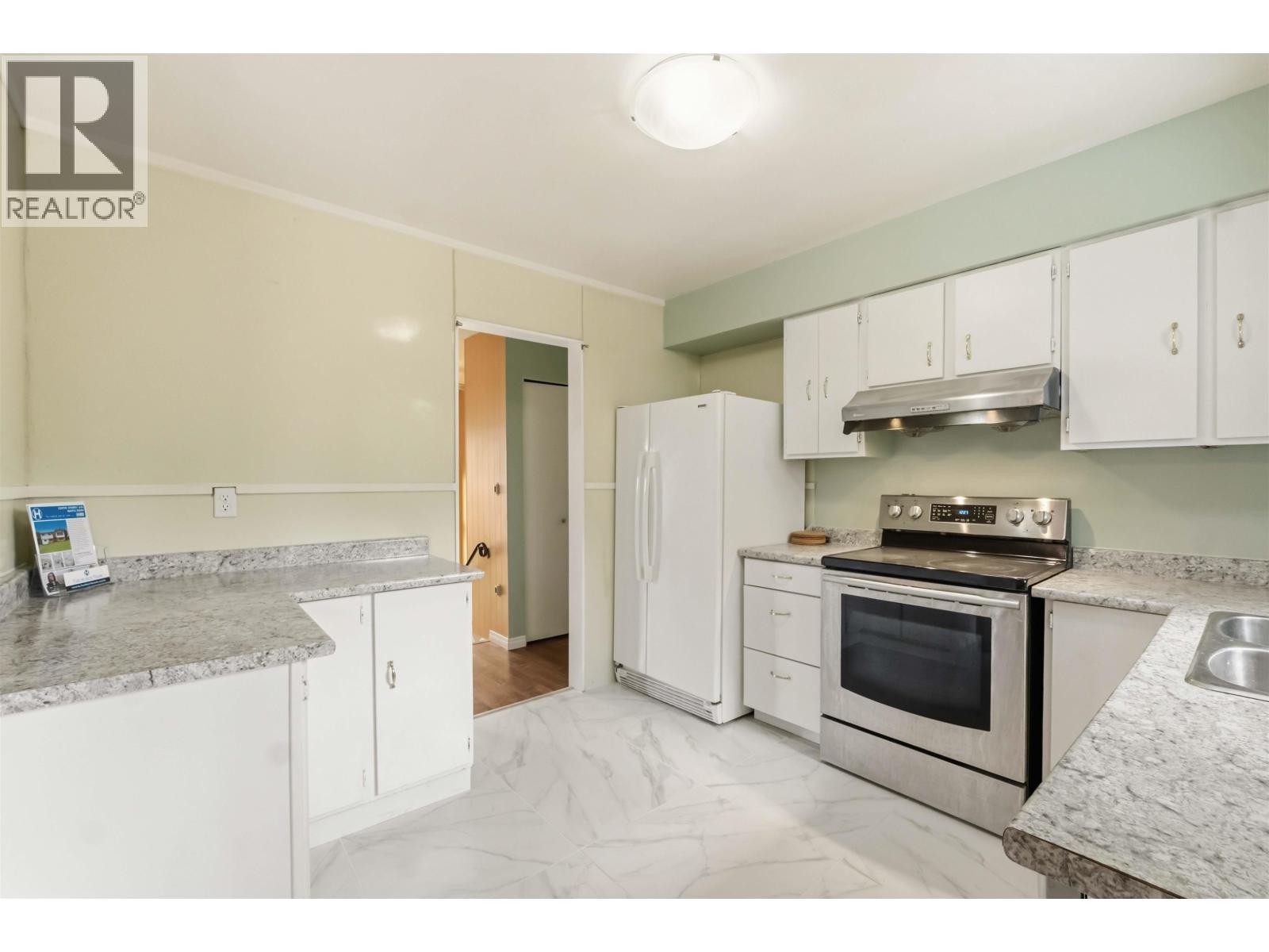 22970 Storey Avenue, Maple Ridge, British Columbia  V2X 3W1 - Photo 12 - R3116027