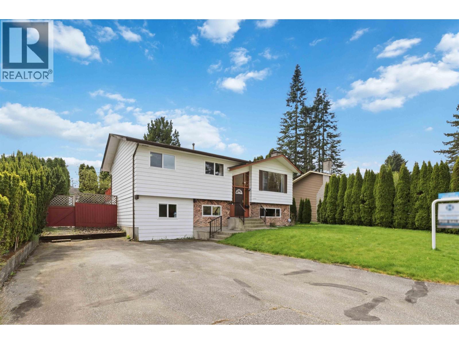 22970 Storey Avenue, Maple Ridge, British Columbia  V2X 3W1 - Photo 2 - R3116027