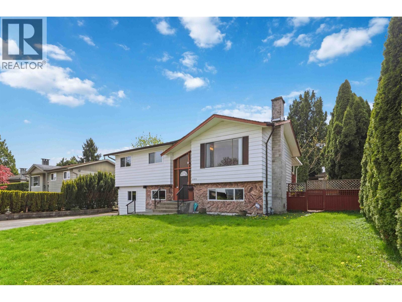 22970 Storey Avenue, Maple Ridge, British Columbia  V2X 3W1 - Photo 3 - R3116027