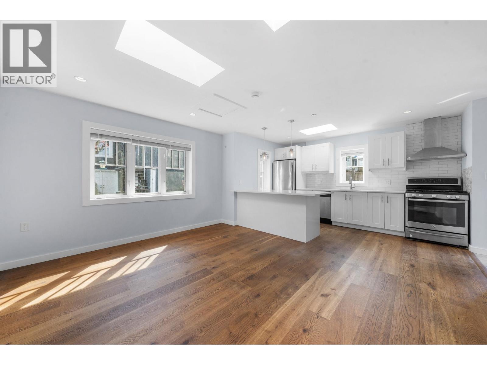 339 E 41st Avenue, Vancouver, British Columbia  V5W 1N9 - Photo 3 - R3116030