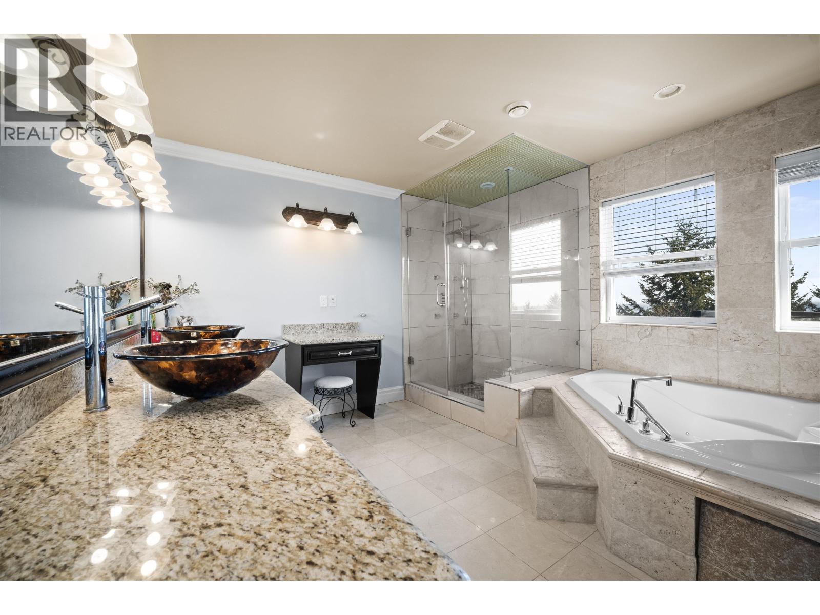 2982 Sunridge Court, Coquitlam, British Columbia  V3E 3M5 - Photo 15 - R3116043