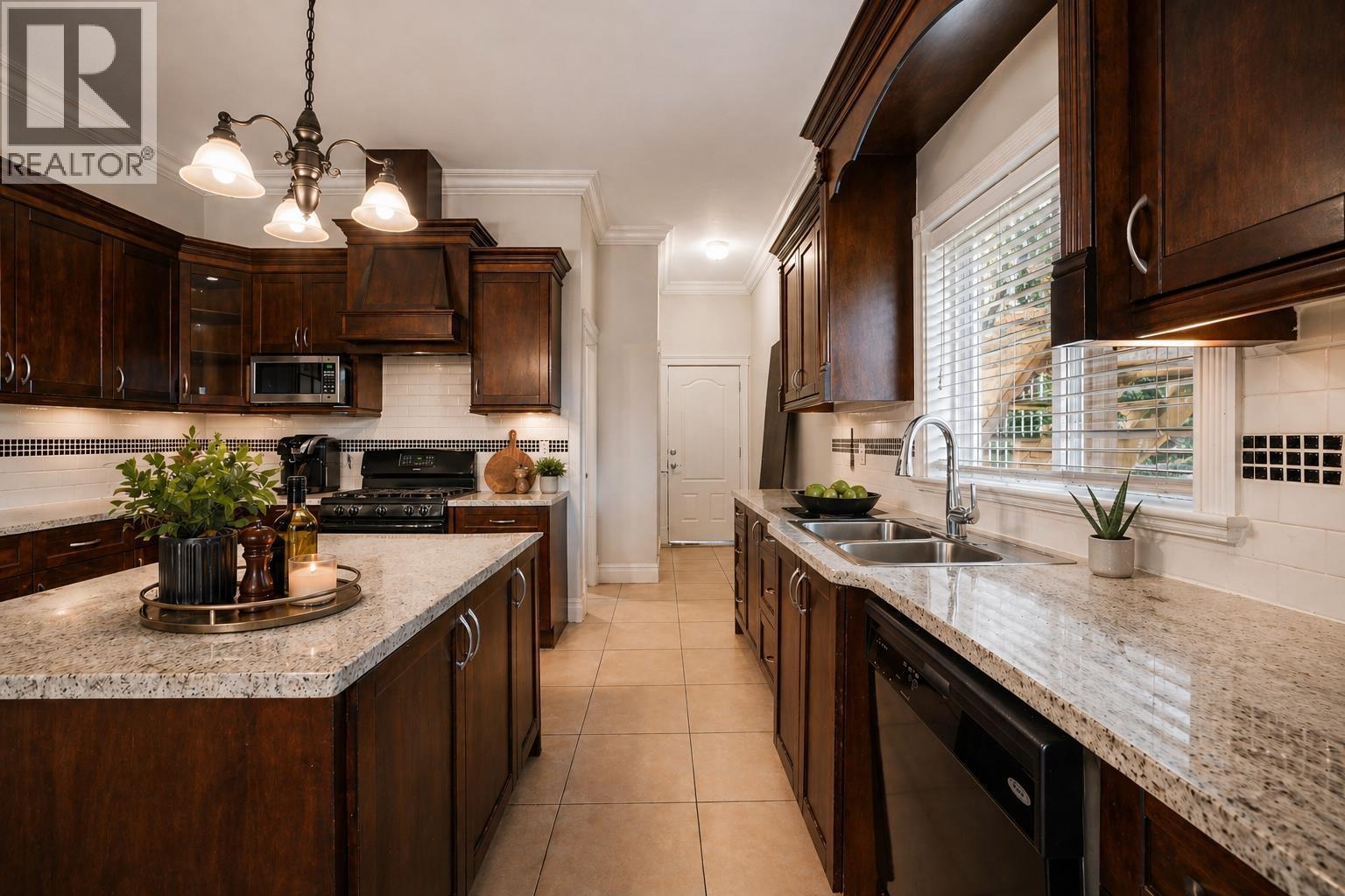 2982 Sunridge Court, Coquitlam, British Columbia  V3E 3M5 - Photo 30 - R3116043