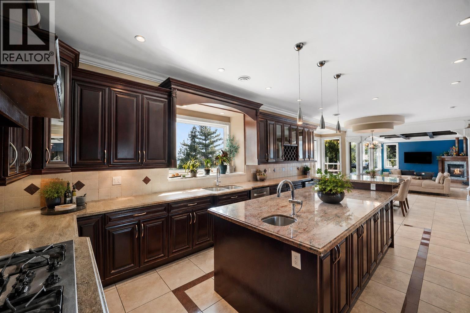 2982 Sunridge Court, Coquitlam, British Columbia  V3E 3M5 - Photo 7 - R3116043