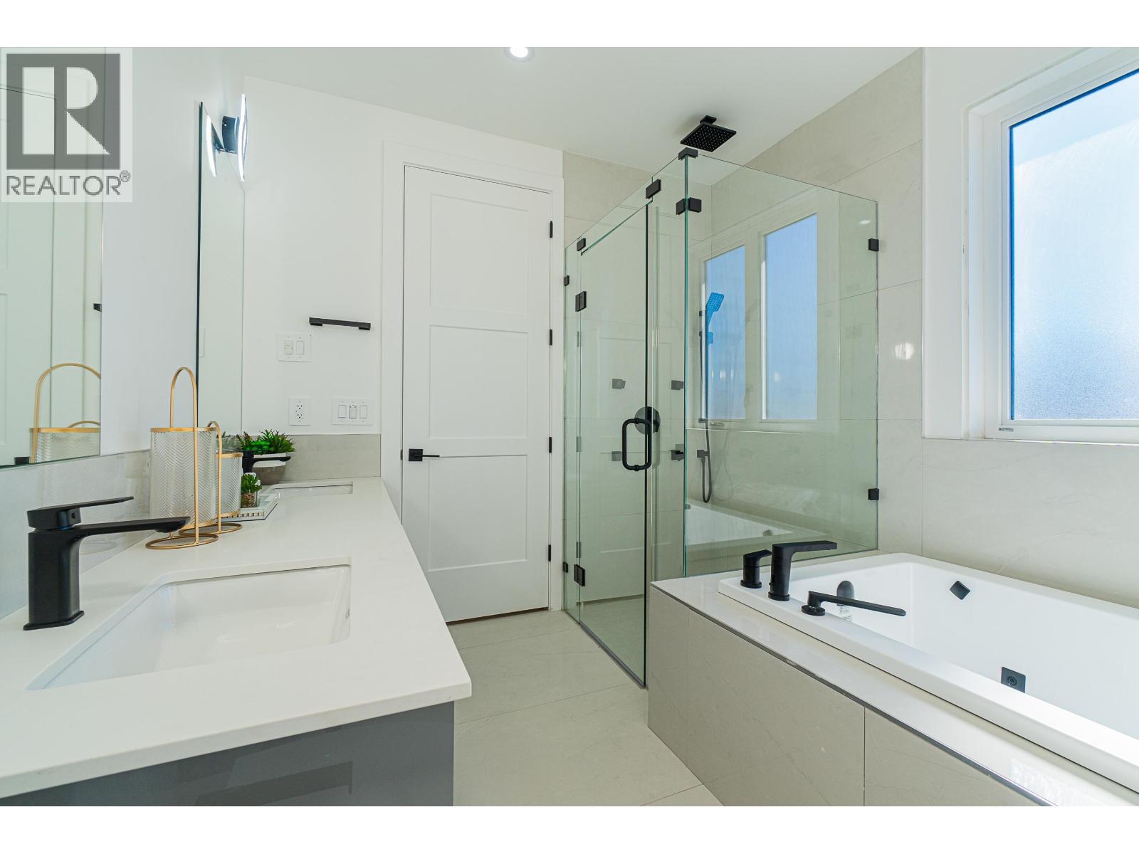 4152 Pender Street, Burnaby, British Columbia  V5C 2M2 - Photo 24 - R3116052