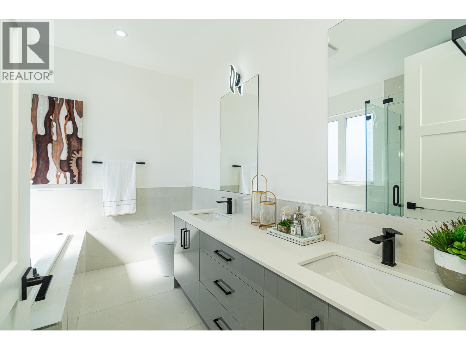 4152 Pender Street, Burnaby, British Columbia  V5C 2M2 - Photo 25 - R3116052