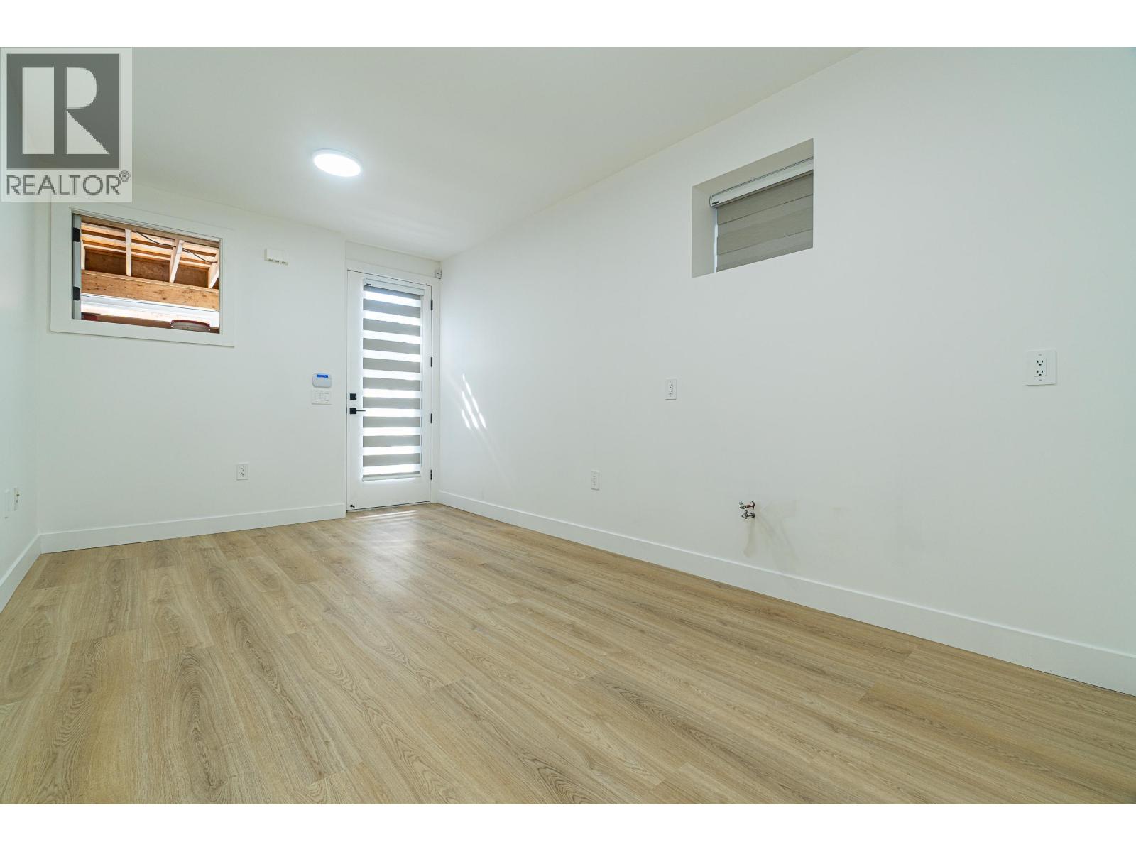 4152 Pender Street, Burnaby, British Columbia  V5C 2M2 - Photo 31 - R3116052