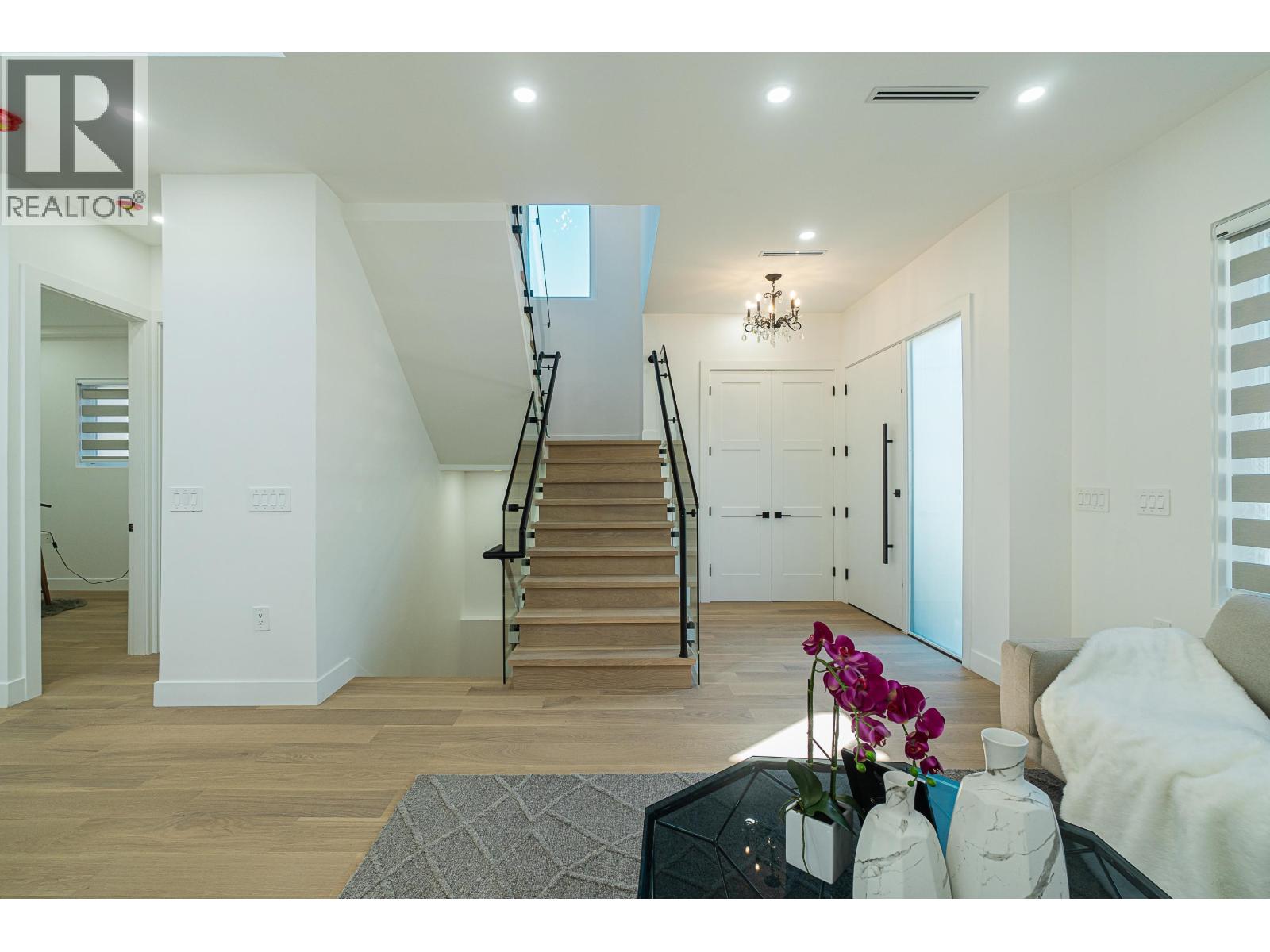 4152 Pender Street, Burnaby, British Columbia  V5C 2M2 - Photo 6 - R3116052