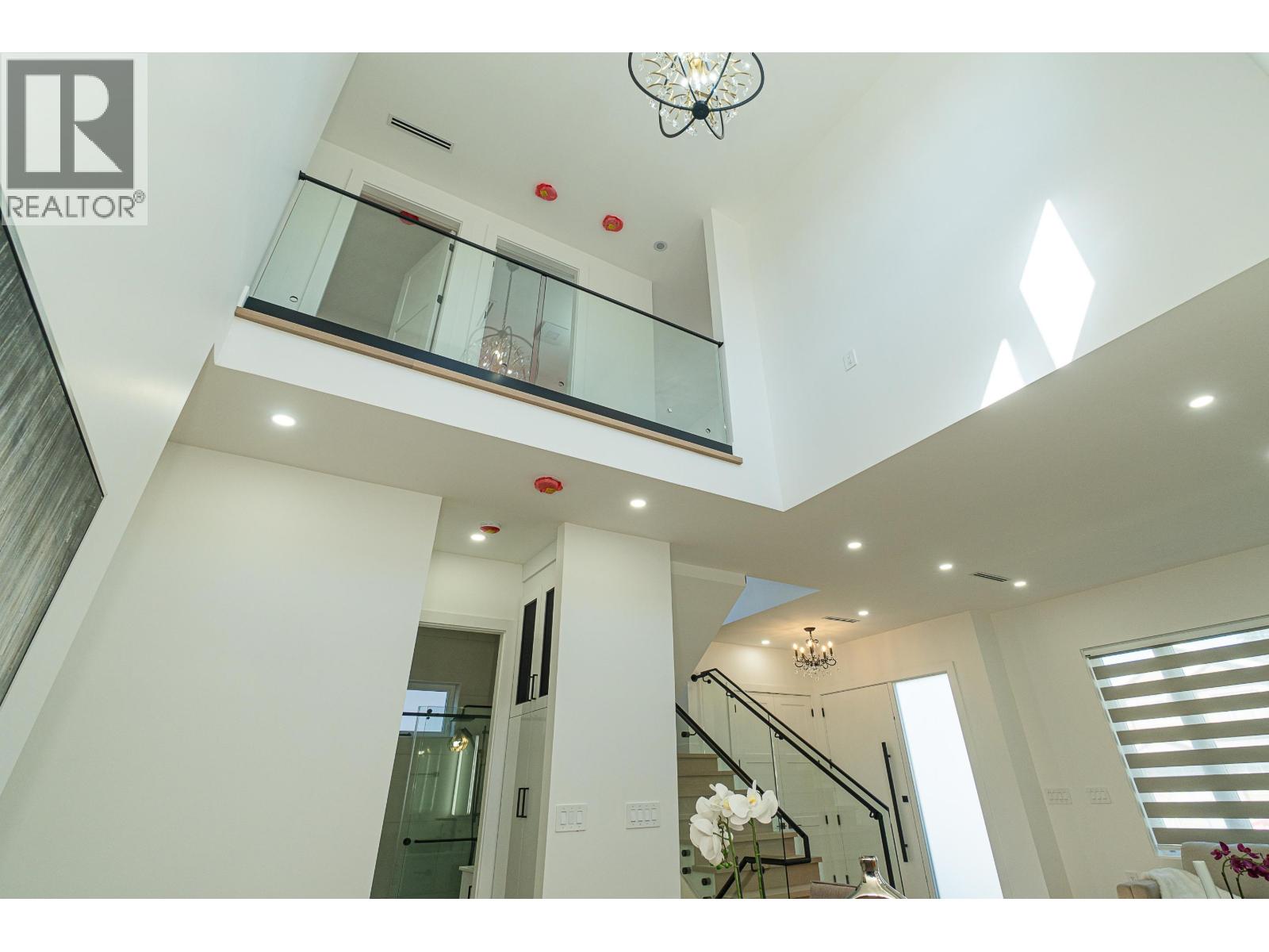 4152 Pender Street, Burnaby, British Columbia  V5C 2M2 - Photo 7 - R3116052