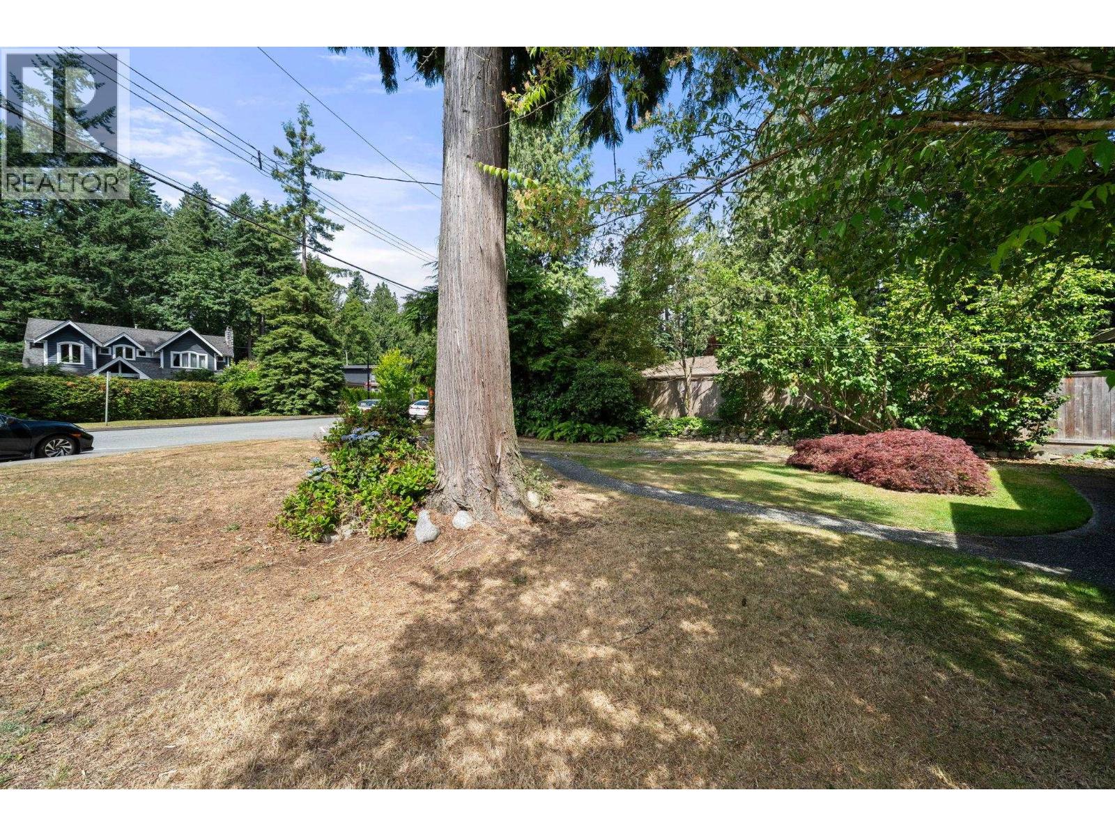 2010 Mackay Avenue, North Vancouver, British Columbia  V7P 2M7 - Photo 29 - R3116063