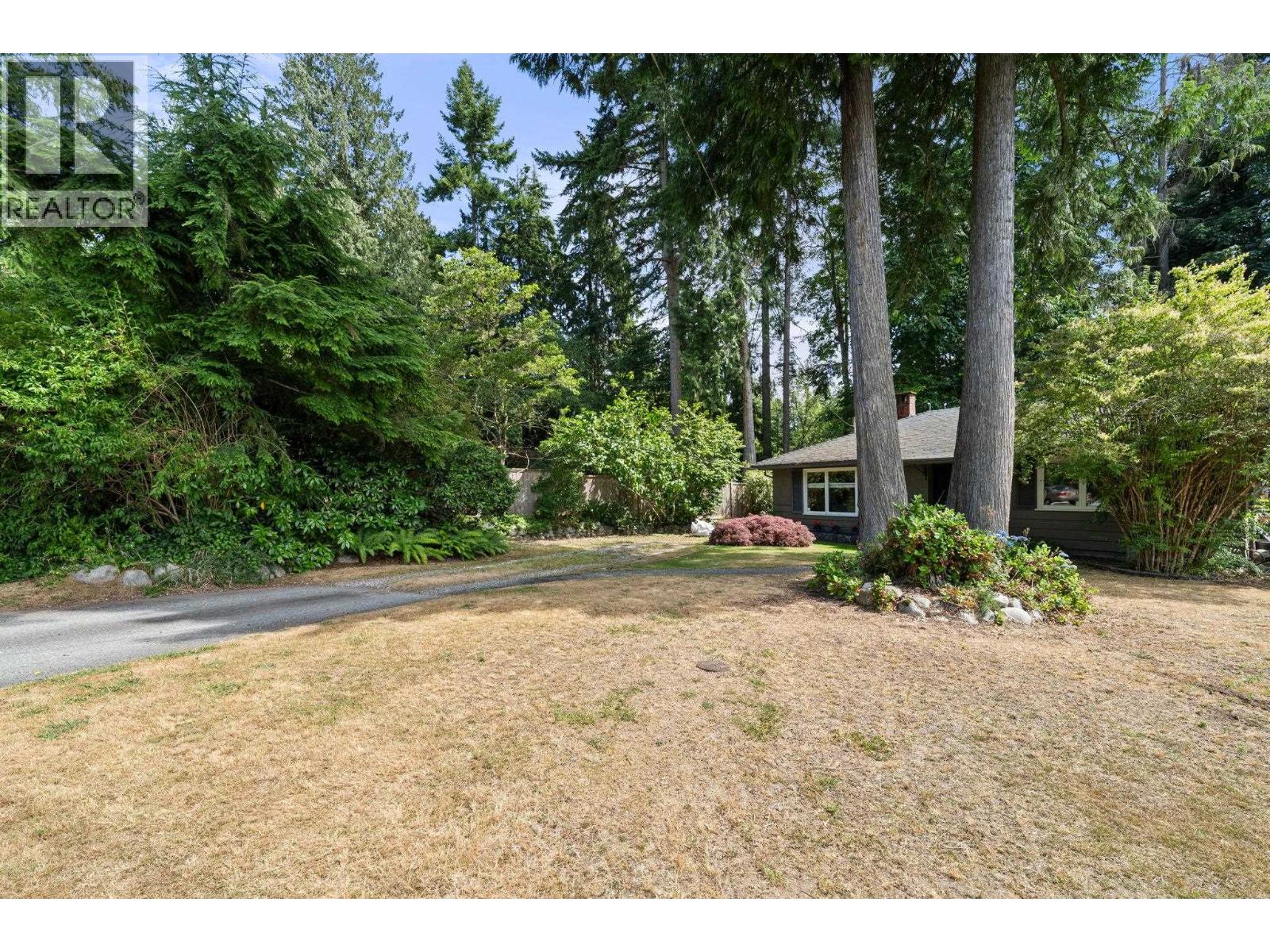 2010 Mackay Avenue, North Vancouver, British Columbia  V7P 2M7 - Photo 30 - R3116063